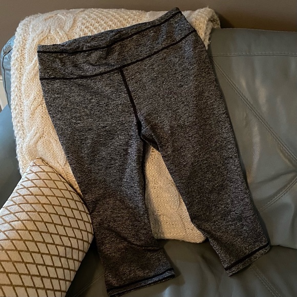 Victoria’s Secret VSX Sexy Sport KNOCKOUT Crop LEGGINGS S - Picture 6 of 11